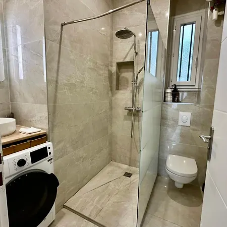 L'inedit- Modern With Air-conditioned And Near The Center! *