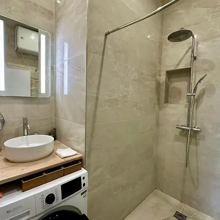 בית נופש L'inedit- Modern With Air-conditioned And Near The Center!