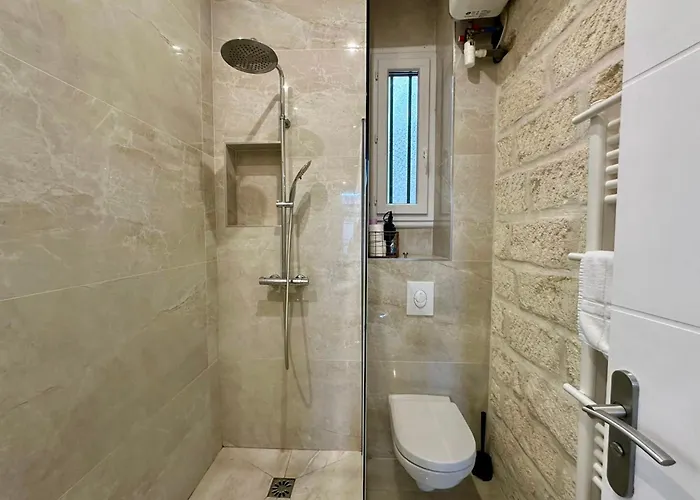 L'inedit- Modern With Air-conditioned And Near The Center! *